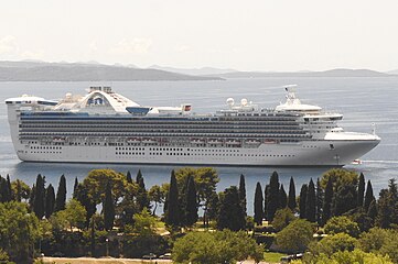 Star Princess behind Sustipan