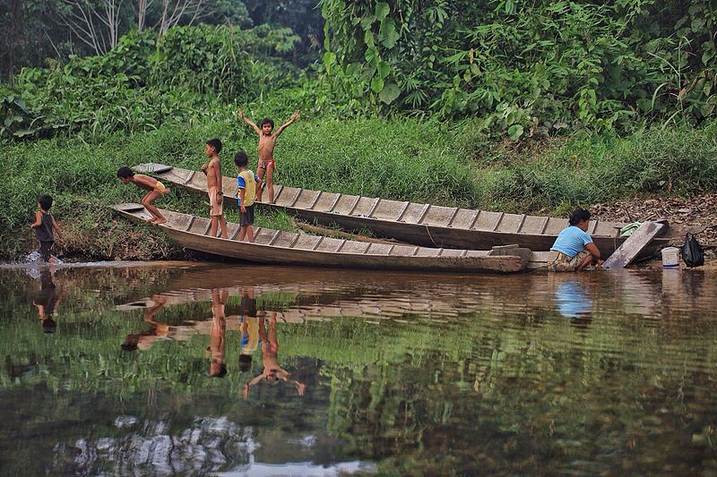 File:Sungai utik dan masyarakatnya.jpg