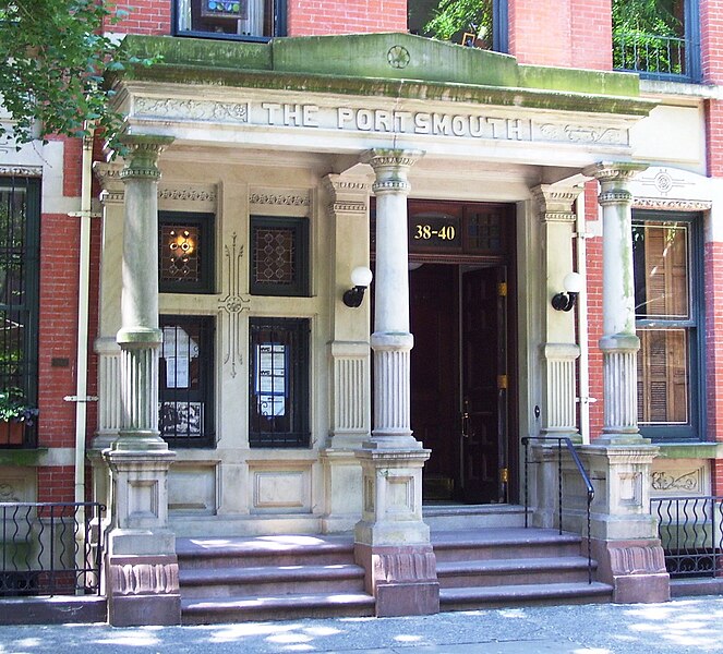 File:The Portsmouth 38-40 West 9th Street entrance.jpg