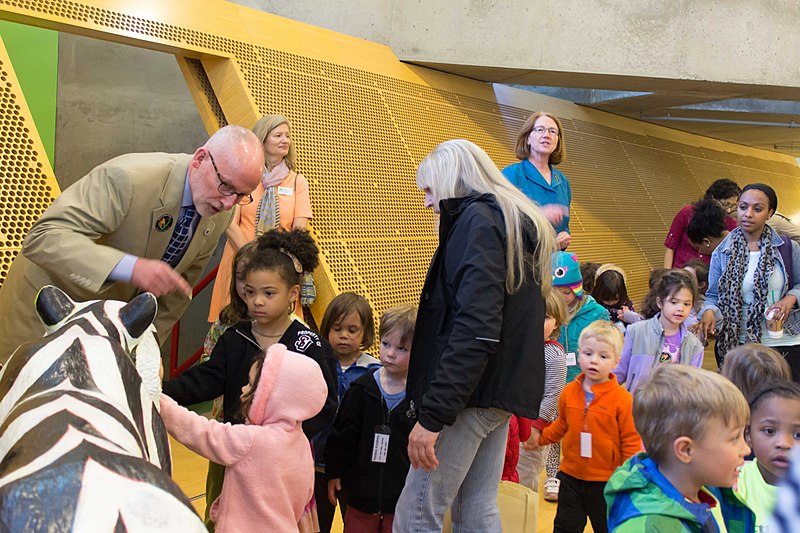 File:Tiger Story Time at the Library (17411141975).jpg