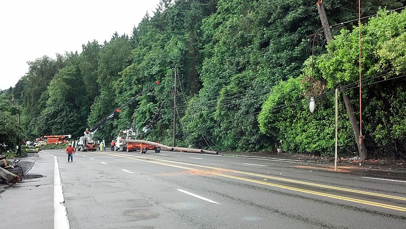 File:U.S. 30 debris (8879939345).jpg