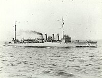 USS McKee (DD-87), yaklaşık 1921'de denizde seyrediyor (80-G-651932) .jpg