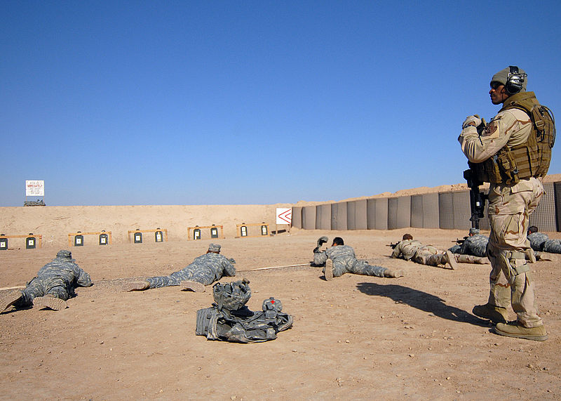 File:US Navy 081127-N-6278K-111 Lt. Cmdr. Cedrick Richardson observes for safety as personnel zero in on their M-4 rifles.jpg