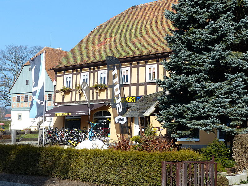 File:Umgebinde Hauptstraße 214 Eibau.JPG