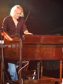 Keyboarder Phil Lanzon (2008)