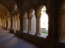 Romanesque cloister in the Santa Maria de Valbuena monastery, Valladolid. Valladolid monasterio Valbuena claustro lou.jpg