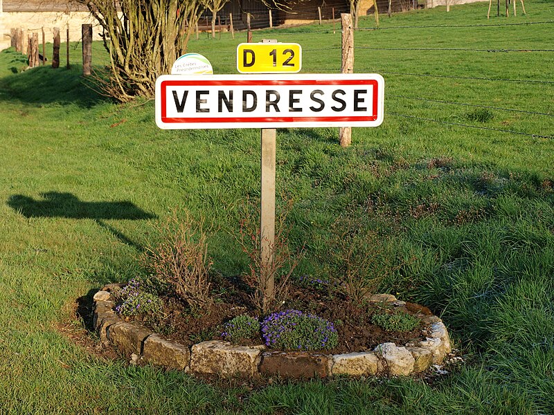 File:Vendresse-FR-08-panneau d'agglomération-01.jpg