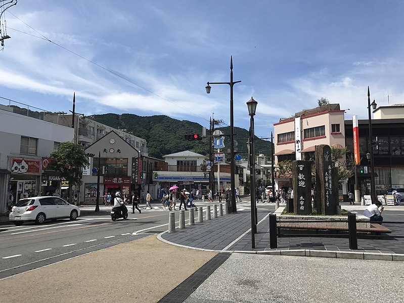 File:View in front of Dazaifu Station.jpg