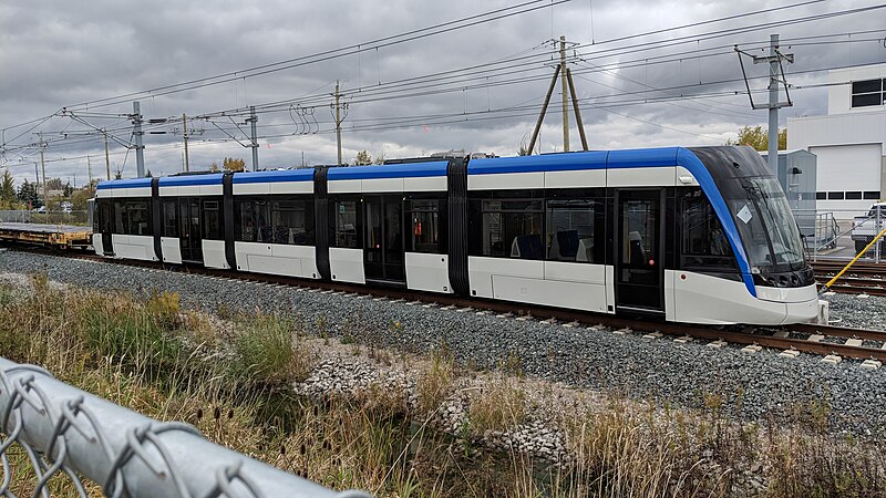 File:Waterloo Region ION -513 Offload, 2018-10-23 (44798491574).jpg