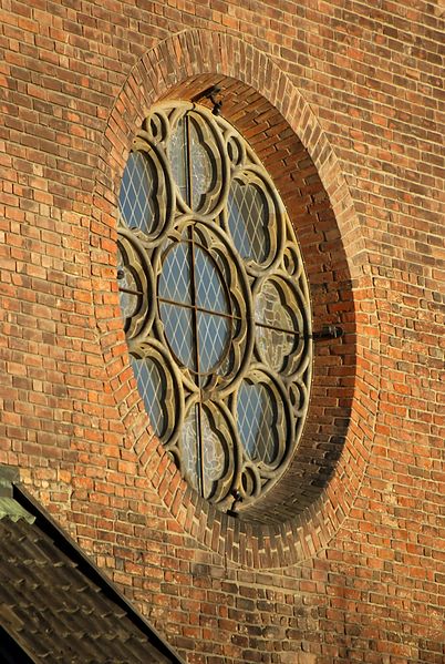 File:Window detail Akershus castle 0001.jpg