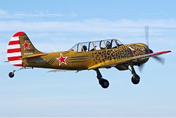 Yakovlev Yak-52TW (Aerostar) Kyneton Vabre.jpg