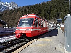 Z 800 à quai voie A assurant un TER pour Saint-Gervais-les-Bains-Le Fayet.