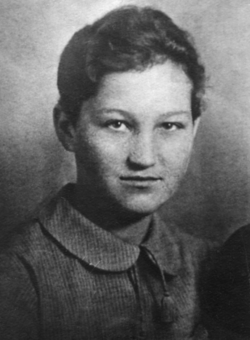 Zoya Kosmodemyanskaya, 1941.png