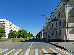 Vista da Avenida Veteranov em direção à Rua Chekistov