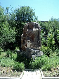 Ջանգիր աղայի արձանը Երևանի Նանսենի անվան այգում