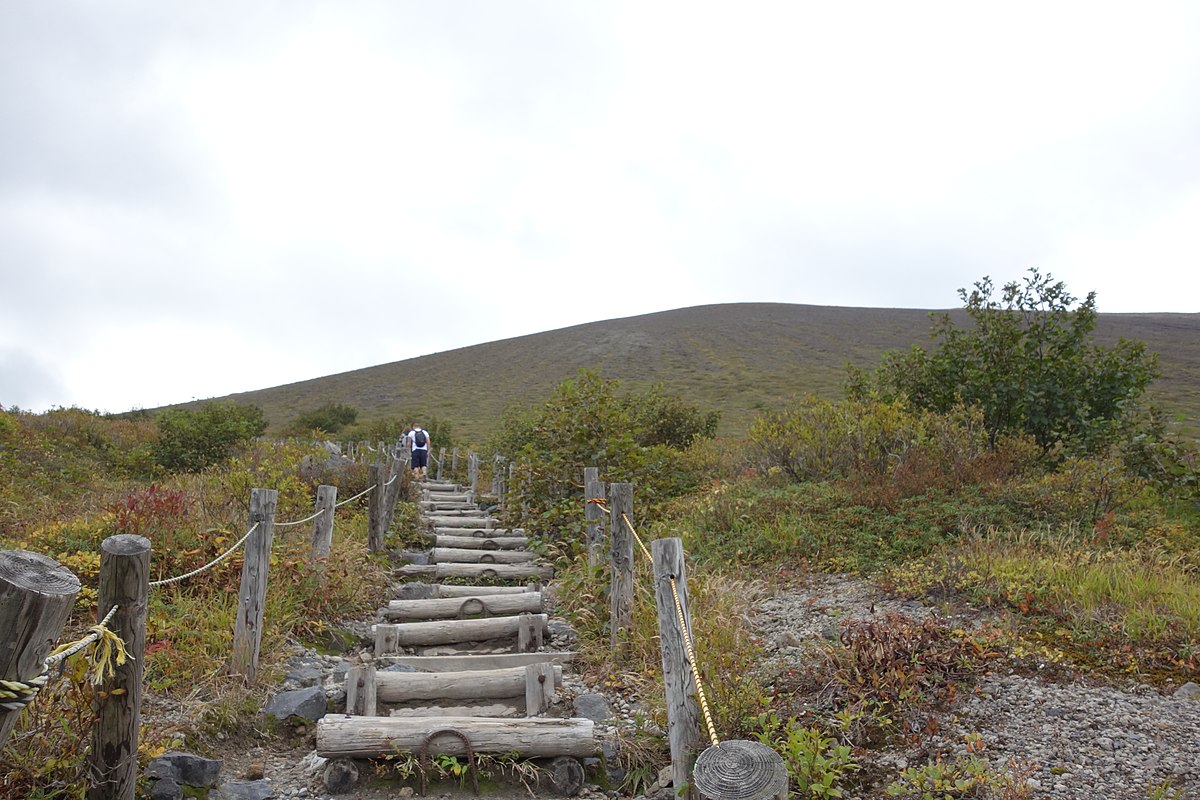 ファイル なだらかで歩きやすい登山道 Jpg Wikipedia