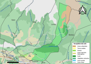 Barevná mapa znázorňující využití půdy.