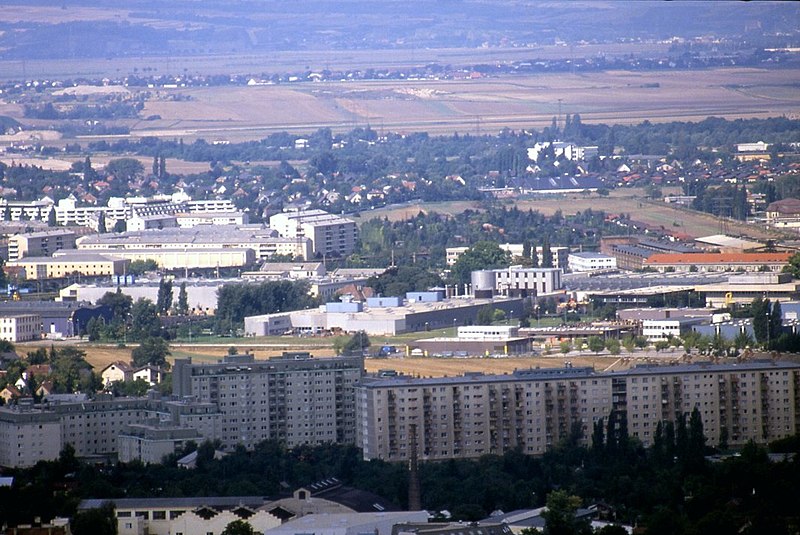 File:179L17270888 Blick vom Donauturm, Blick Richtung Ruthnergasse, Siemensstrasse.jpg