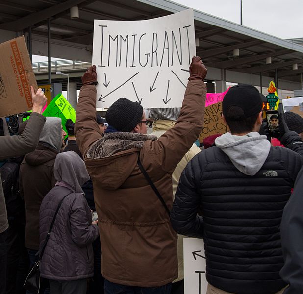 File:2017-01-28 - protest at JFK (80900).jpg