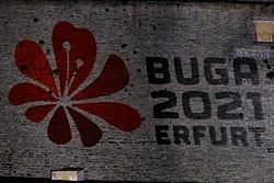Buga 2021 Erfurt, auf die Mauer der Bastion Leonhard projiziertes Logo