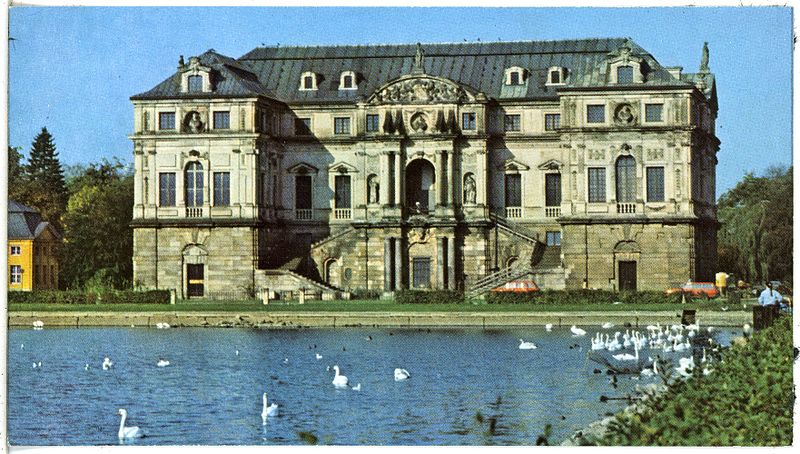 File:30790-Dresden-1989-Palais im Großen Garten Ausstattungsbild-Brück & Sohn Kunstverlag.jpg