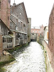 La Bresle passe le long de l'ancienne minoterie Lambotte.