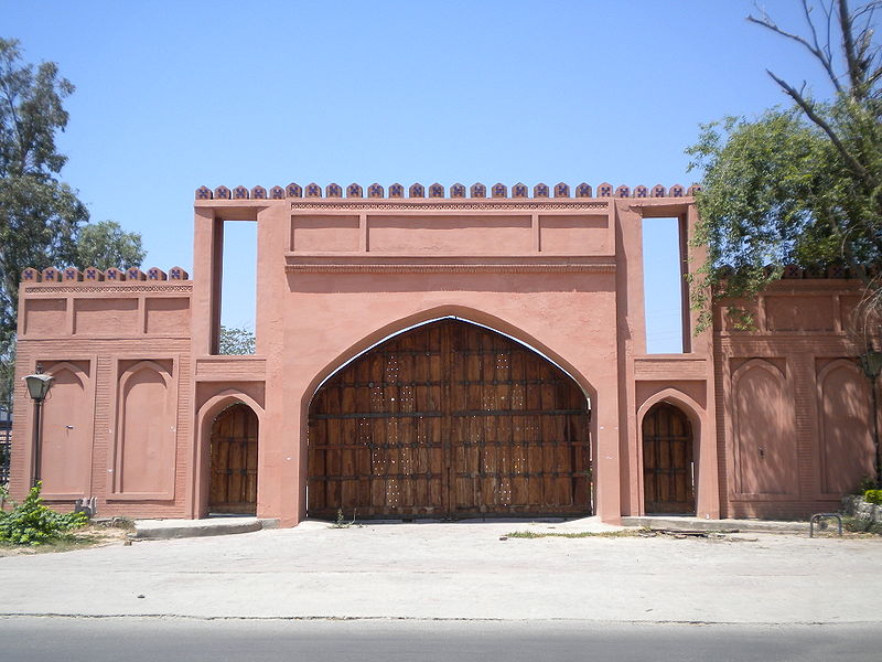 File:A Pakistani Gate.jpg