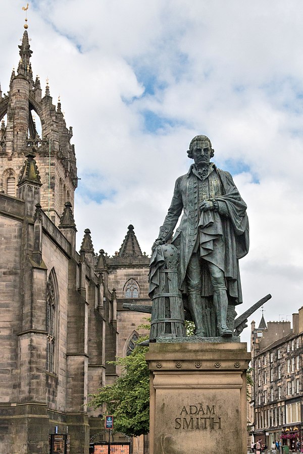 Adam Smith statue by Alexander Stoddart.jpg