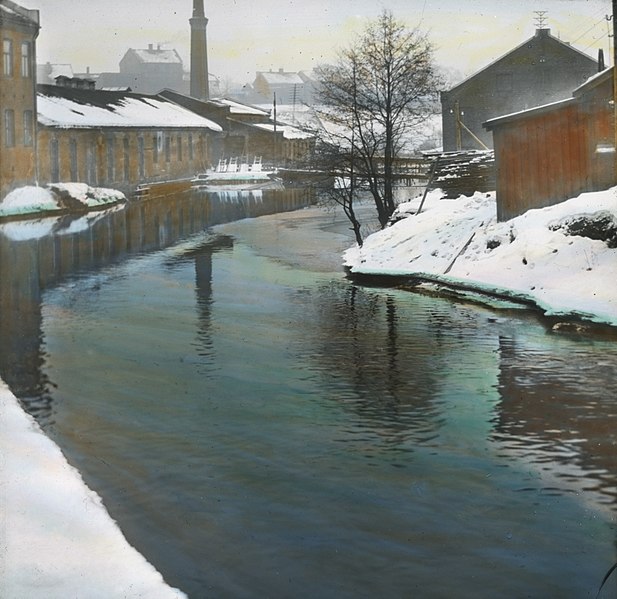 File:Akerselven ved Bentse Bruk. Hvor Thaulow malte. 1900 (9458992914).jpg