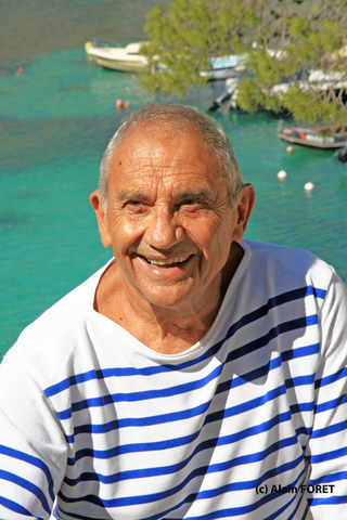<span class="mw-page-title-main">Albert Falco</span> French scuba diver, chief diver and captain of the Calypso