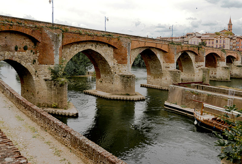 File:Albi, Pont Vieux (1).jpg