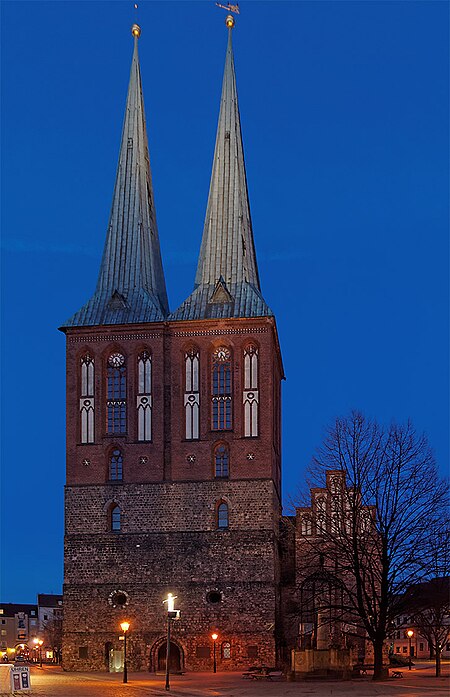 Alt Berlin Nikolaikirche Berlin Mitte Abend