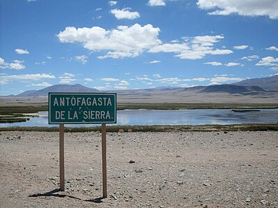 Antofagasta de la Sierra et son lac.
