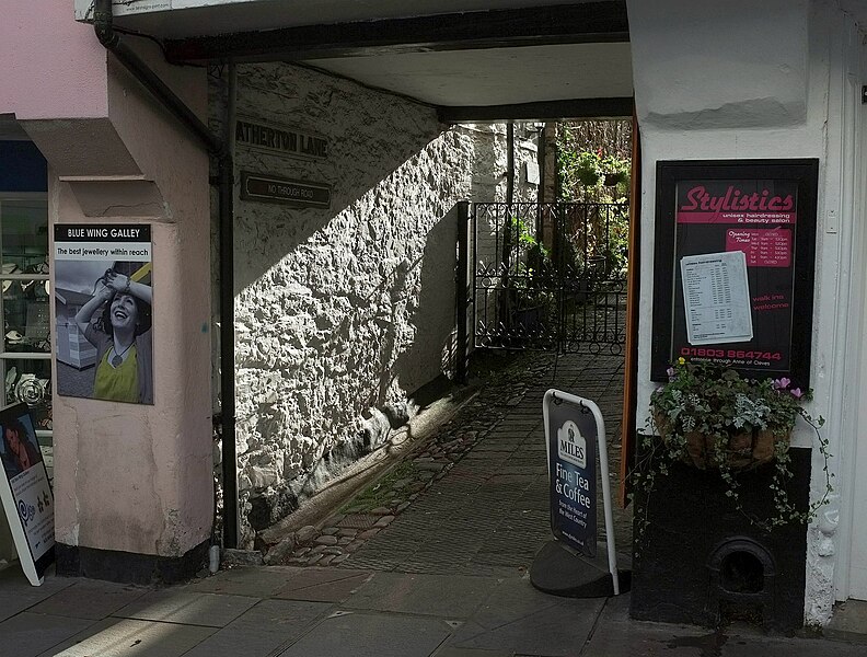 File:Atherton Lane, Totnes - geograph.org.uk - 4742072.jpg