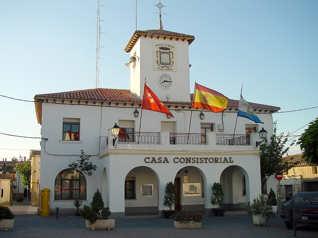 File:Ayuntamiento de Sevilla la Nueva.jpg