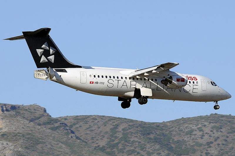 File:BAE Systems Avro 146-RJ100, Star Alliance (Swiss International Air Lines) AN2238669.jpg