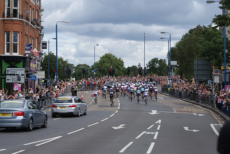 File:Back of the peloton.jpg