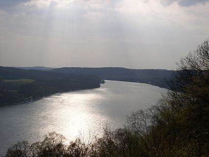 So kommt man zu dem Baldeneysee mit den Öffentlichen - Mehr zum Ort Hier