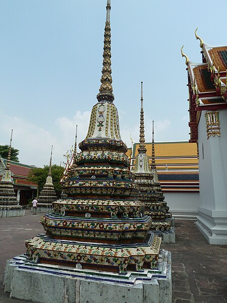 File:Bangkok Wat Pho P1100635.JPG