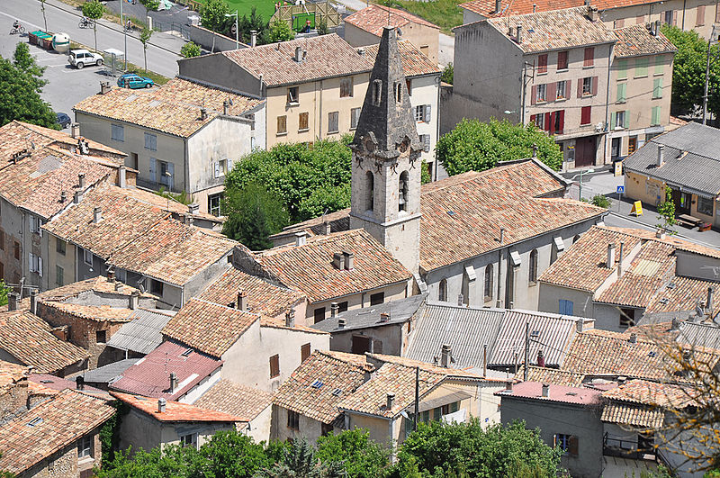 File:Barrême, église et village.jpg