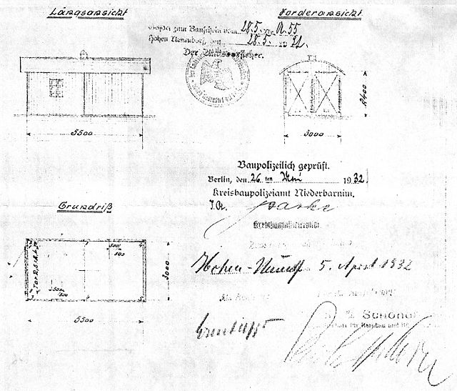 feuille carrée avec trois dessins d'un petit garage, des tampons et des signatures.