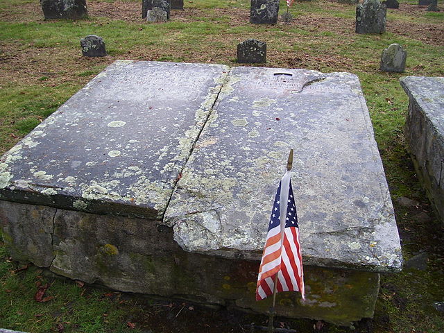 Benjamin Church grave in Little Compton Common in Rhode Island