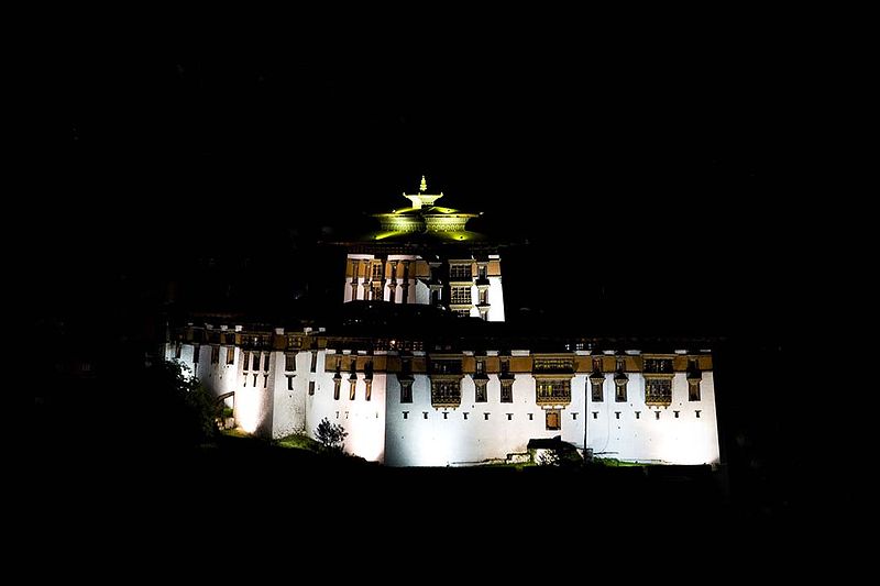 File:Bhutan Paro Dzong at Night.jpg