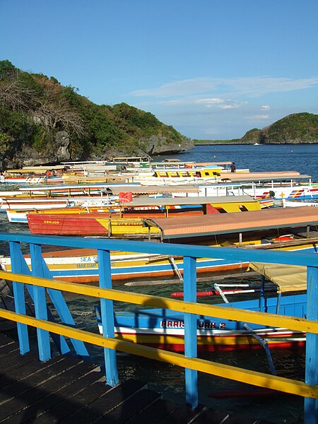 File:Boats of 100 Islands, Ilocos, Philippines - panoramio.jpg