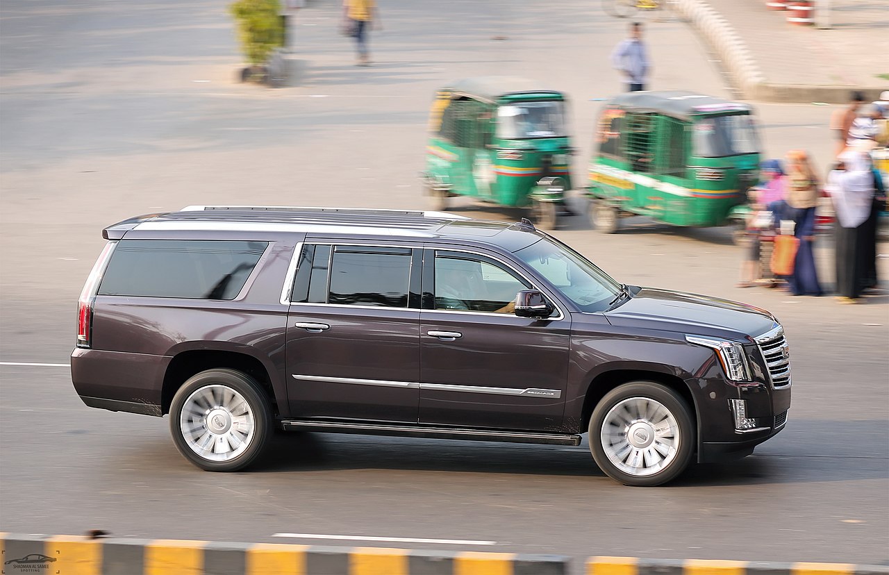 Image of Cadillac Escalade GMT K2XL, Bangladesh. (25990203177)