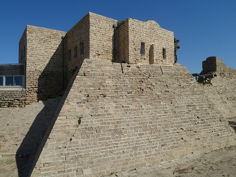 File:Caesarea Maritima - City Walls P1100141.JPG