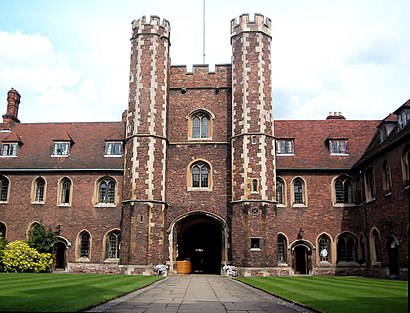 How to get to Queens' College, Cambridge with public transport- About the place