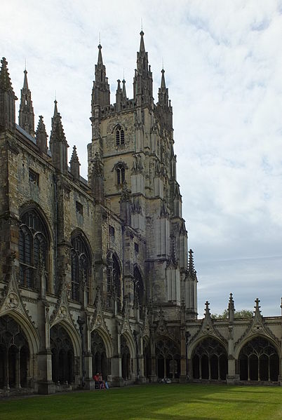 File:Canterbury Cathedral Cloisters 02.JPG