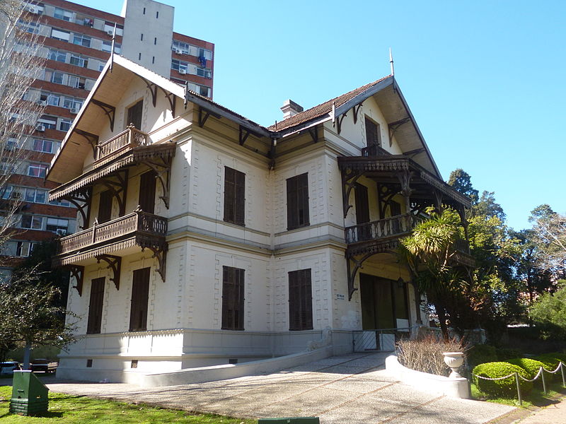 File:Casona del Parque Posadas 03.JPG