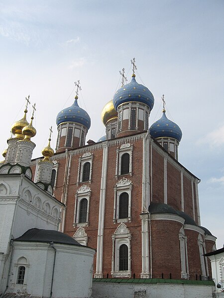 File:Cathedral of the Dormition Ryazan1.JPG